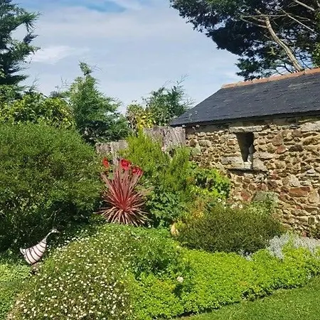 Havre De Paix Avec Piscine Chauffee, Jardin Arbore Et Activites Pour Tous - Fr-1-306-1142