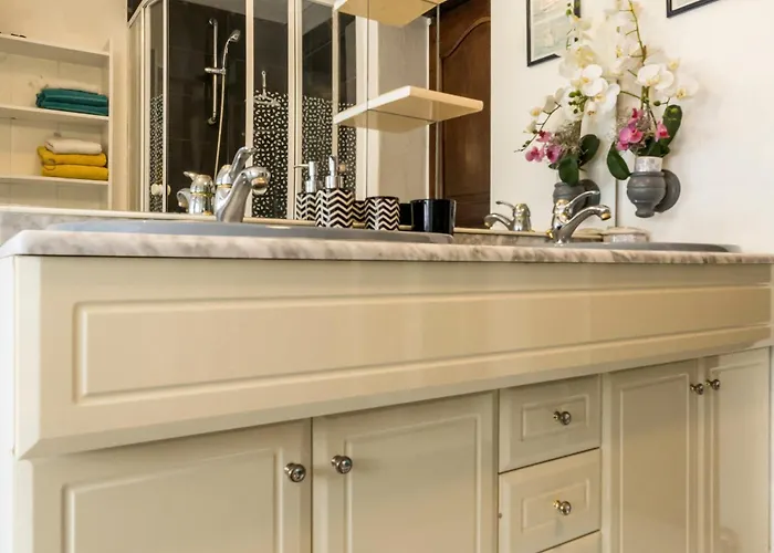 Havre De Paix Avec Piscine Chauffee, Jardin Arbore Et Activites Pour Tous - Fr-1-306-1142 *